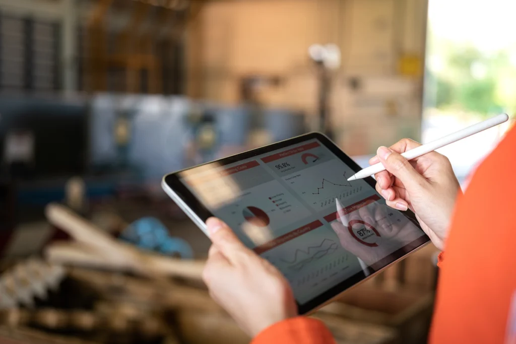 Using warehouse inventory management software on a tablet PC